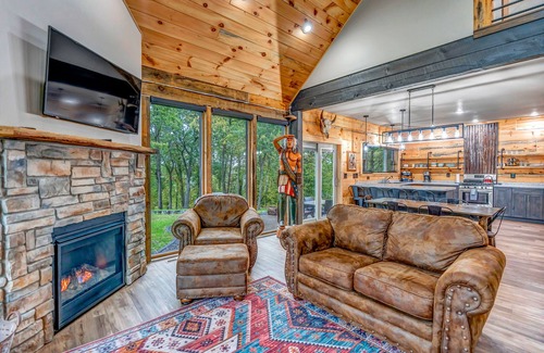 De Soto Cabin | Moonlight Ridge: 10/10 Rated Retreat with Hot Tub & Ocean View