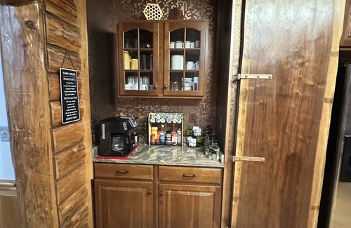 Coudersport Cabin | Experience Moonraker Stargazing: Pet-Friendly Remote Cabin