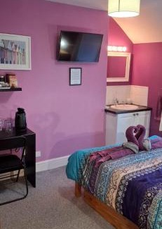 High Street House | Moonraker Room: Private Bathroom & Guest Rated 9.2