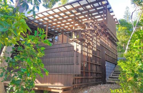 Point Lookout House | Pet-Friendly Moonshine Beach Shack - Rated 9.5/10!