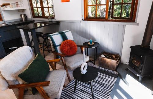 Bitou Cabin | Moonshine on Whiskey Creek