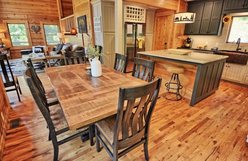 Warrensville Cabin | Riverfront Retreat: Hot Tub, Pool Table & Fire Pit Await