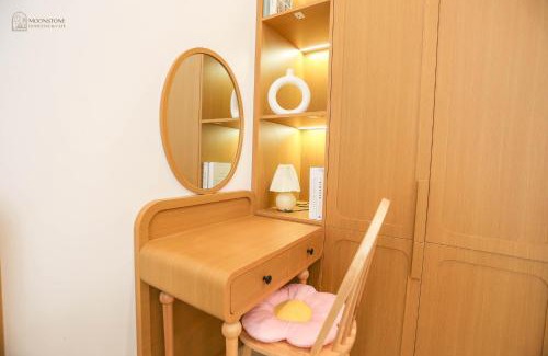 Long Hung House | Moonstone Homestay & Cafe - Vinhomes Ocean Park 2