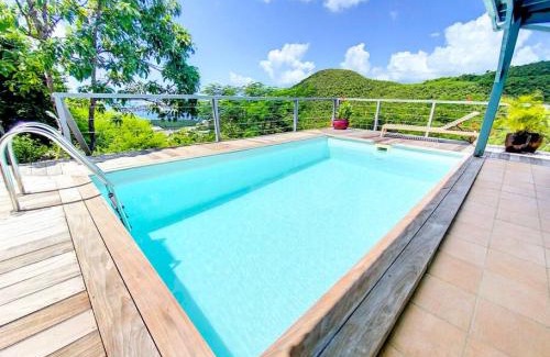 Cole Bay Villa | Oceanfront Retreat: Moonstone Room with Pool & Sea Views