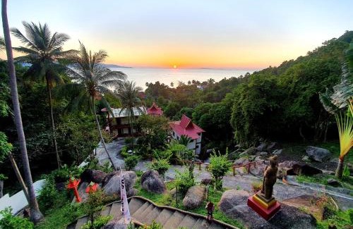 Baan Tai Resort | Oceanfront Moonstone Studio with Pool and Hot Tub Awaits