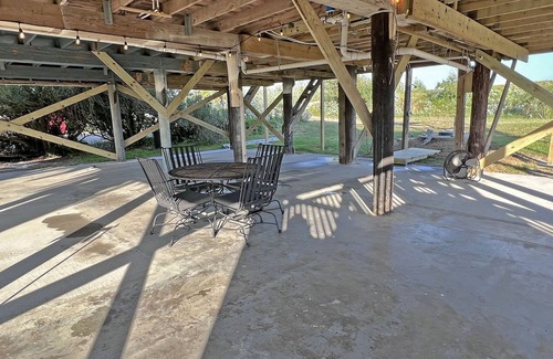 Grand Isle House | Beachfront Retreat at Moonstruck Crab - Rated 9.8/10