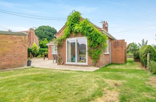 Alne House | Inviting Moor Close: Pet & Child Friendly, Rated 9.5/10