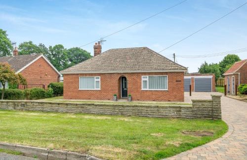 Alne House | Inviting Moor Close: Pet & Child Friendly, Rated 9.5/10