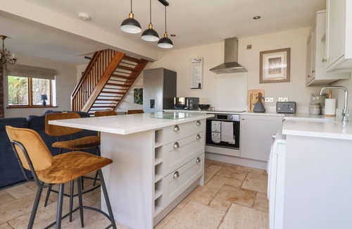 Nun Monkton Cottage | MOOR END, family friendly, character holiday cottage in Moor Monkton