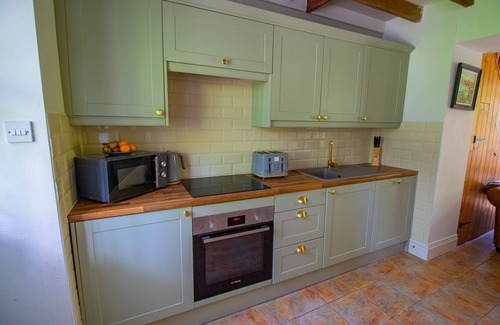 Pickering Cottage | Moor View: Comfortable Retreat for 4 with Kitchen Access