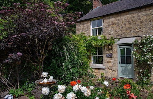 Pickering Cottage | Moor View: Comfortable Retreat for 4 with Kitchen Access