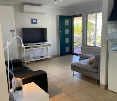 Western Australia House | Pet-Friendly Moore River Cottage with Oceanfront Views