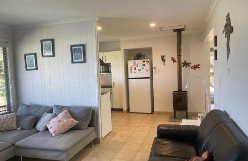 Western Australia House | Pet-Friendly Moore River Cottage with Oceanfront Views
