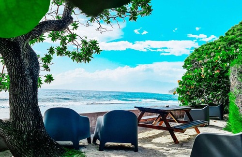 Temae Ski Chalet | Explore Nuku Hiva Bungalows with Spa and Family-Friendly Amenities