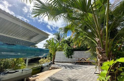 Tiahura House | Experience Family-Friendly Comfort at Fare Manoa Mahana