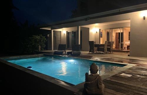 Temae House | Moorea Temae Villa: Steps to Beach, Golf & Ocean Views