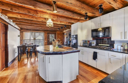 Florida House | Moores: Berkshire Mountain Top Chalet with Spa and Hot Tub