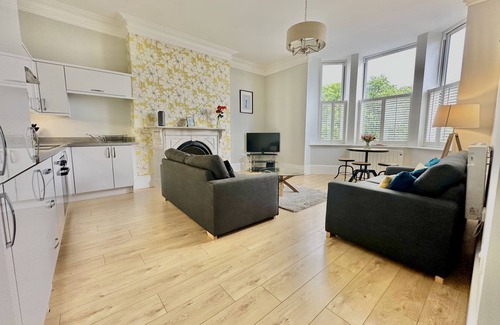 Acomb Apartment | Moorgate View: Family-Friendly Stay with Free Parking