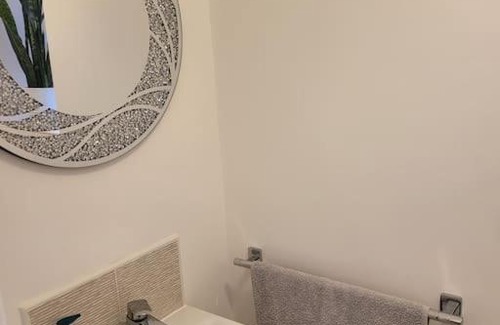Bircotes House | Kid-Friendly Retreat at Moorgreen with 9.5/10 Guest Ratings