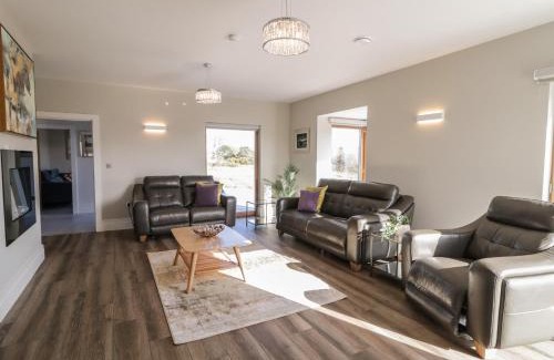 Loughanure House | Explore Moorhen House: A Pet-Friendly 4-Star Retreat