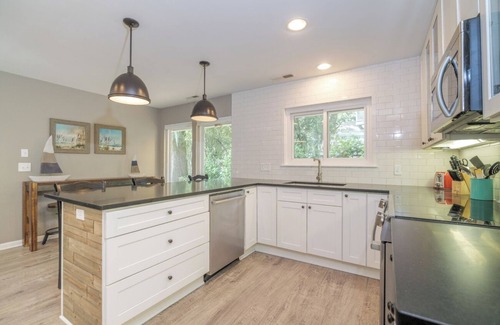 Palmetto Dunes Cottage | Oceanfront Retreat at Mooring Buoy 187 with Pool & Spa
