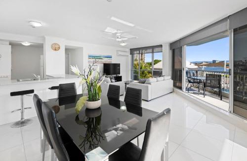 Surfers Paradise Apartment | Relax at Moorings On Cavill in Surfers Paradise