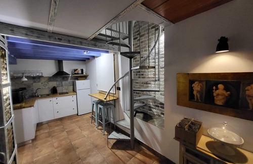 La Zubia House | Historic Moorish House with Essential Modern Amenities