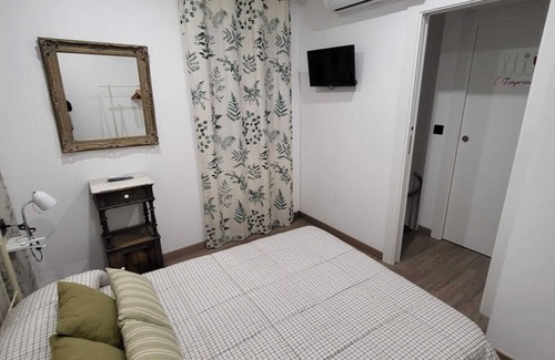 La Zubia House | Historic Moorish House with Essential Modern Amenities