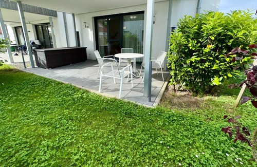 Iznang Apartment | Moos-Weiler: Family Apartment with Garden, Near Lake & Ideal for Long Stays