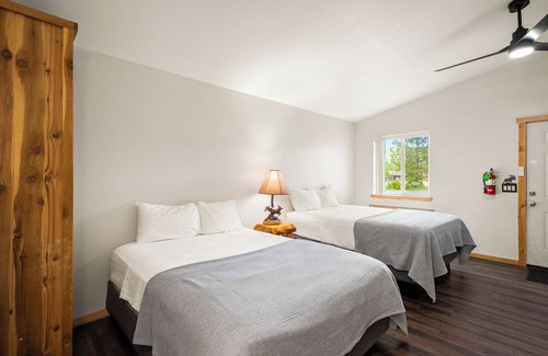 Spirit Lake Hotel | Moose Inn: Exceptional Stay with Spa and Breakfast Included