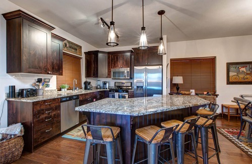 Bear Hollow Village Condo | Exceptional Bear Hollow Retreat with Hot Tub and Pool Access