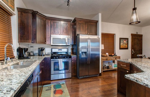 Bear Hollow Village Condo | Exceptional Bear Hollow Retreat with Hot Tub and Pool Access