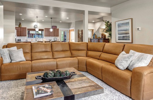 Bear Hollow Village House | Bear Hollow 5610: Private Hot Tub & Balcony Escape