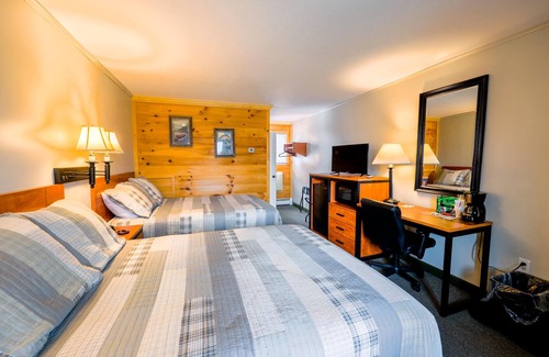 Greenville Junction Hotel | Discover Moose Mountain Inn with Oceanfront Views & Pool
