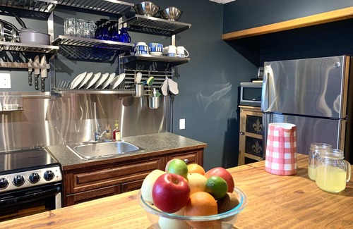 Bragg Creek House | Moose Mountain Hideaway: Guest Rated 9.8 with Cozy Comforts