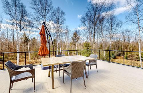Rockwood Apartment | Pet-Friendly Moosehead Lake Home Base for Memorable Stays