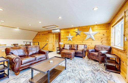 Rockwood Apartment | Pet-Friendly Moosehead Lake Home Base for Memorable Stays
