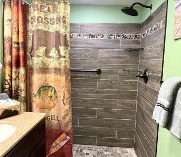 St Ignace Hotel | Experience Moosewood Inn: Guest Rated 9/10 Stay Awaits