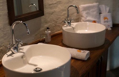 Weipe Cabin | Inviting Mopane Bush Lodge: 4-Star Stay with Pool & Dining