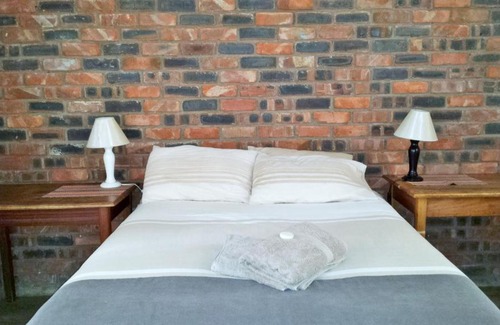 Nietverdiend Bed & Breakfast | Cozy MOPIPI B&B: Pet-Friendly Retreat with Kitchen Access