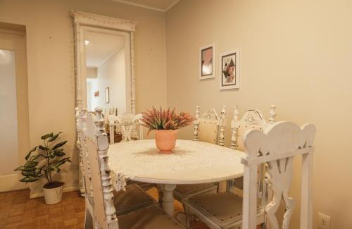 Centro Apartment | Discover Morada da Praça: 4-Star Family-Friendly Retreat