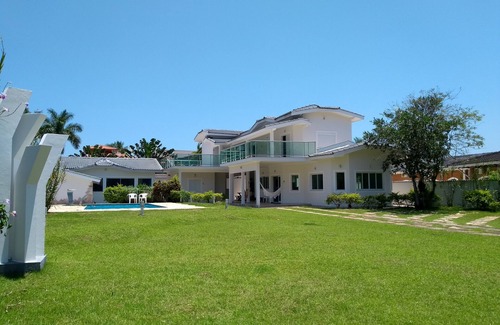 Morada da Praia House | Family-Friendly Morada da Praia: Steps from the Beach