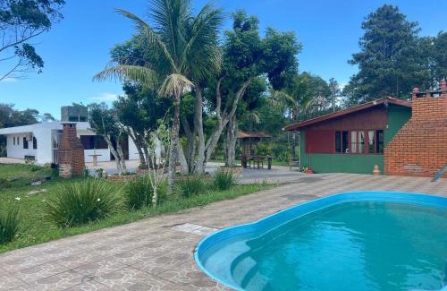 Pinheira Bed & Breakfast | Budget-Friendly Morada Fênix: Child-Friendly with Kitchen
