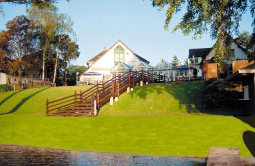 Mellensee Hotel | Inviting Morada Hotel Am Mellensee: Pet-Friendly Retreat