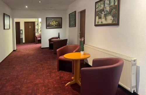 Mellensee Hotel | Inviting Morada Hotel Am Mellensee: Pet-Friendly Retreat