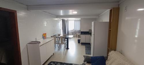 Carianos Apartment | Convenient Moradas Desterro Near Airport, Pet & Child Friendly