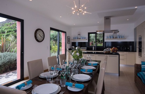 Arco da Calheta Villa | Oceanfront Villa with Heated Pool & Spa – Guest Rated 10/10
