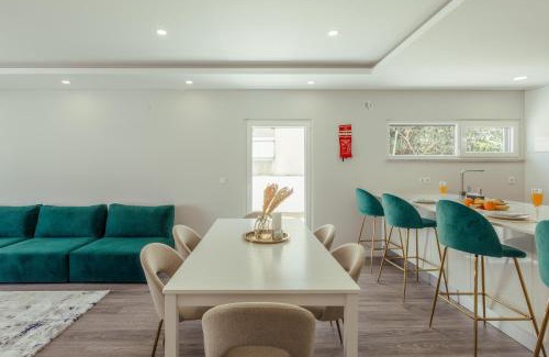 Seixal Apartment | Family-Friendly 4-Bedroom Villa with Pool for Memorable Stays