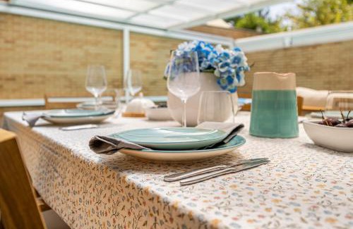 Gemeses House | Experience Elegance at Moradia Quinta Da Barca Resort