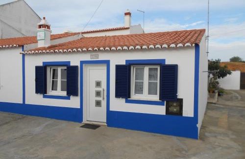 Baiona House | Discover Moradias Ode: Oceanfront Family Retreat